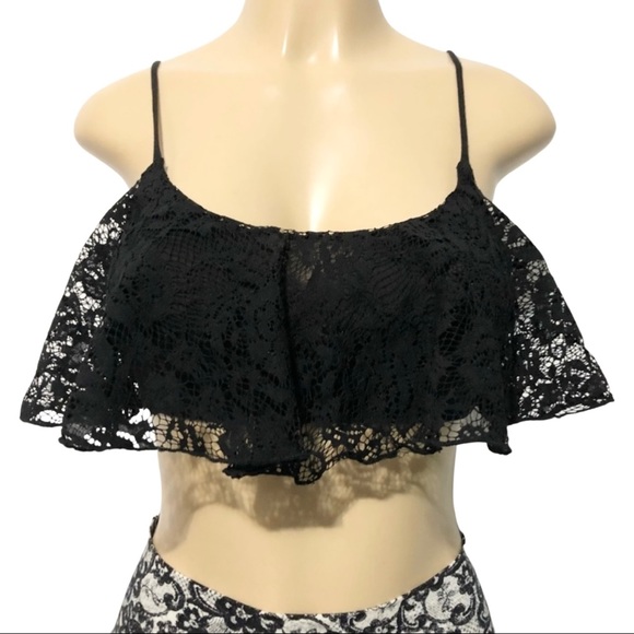 🦋Love Culture M Black Floral Lace Spaghetti Strap Crop Top🦋 - Picture 2 of 9